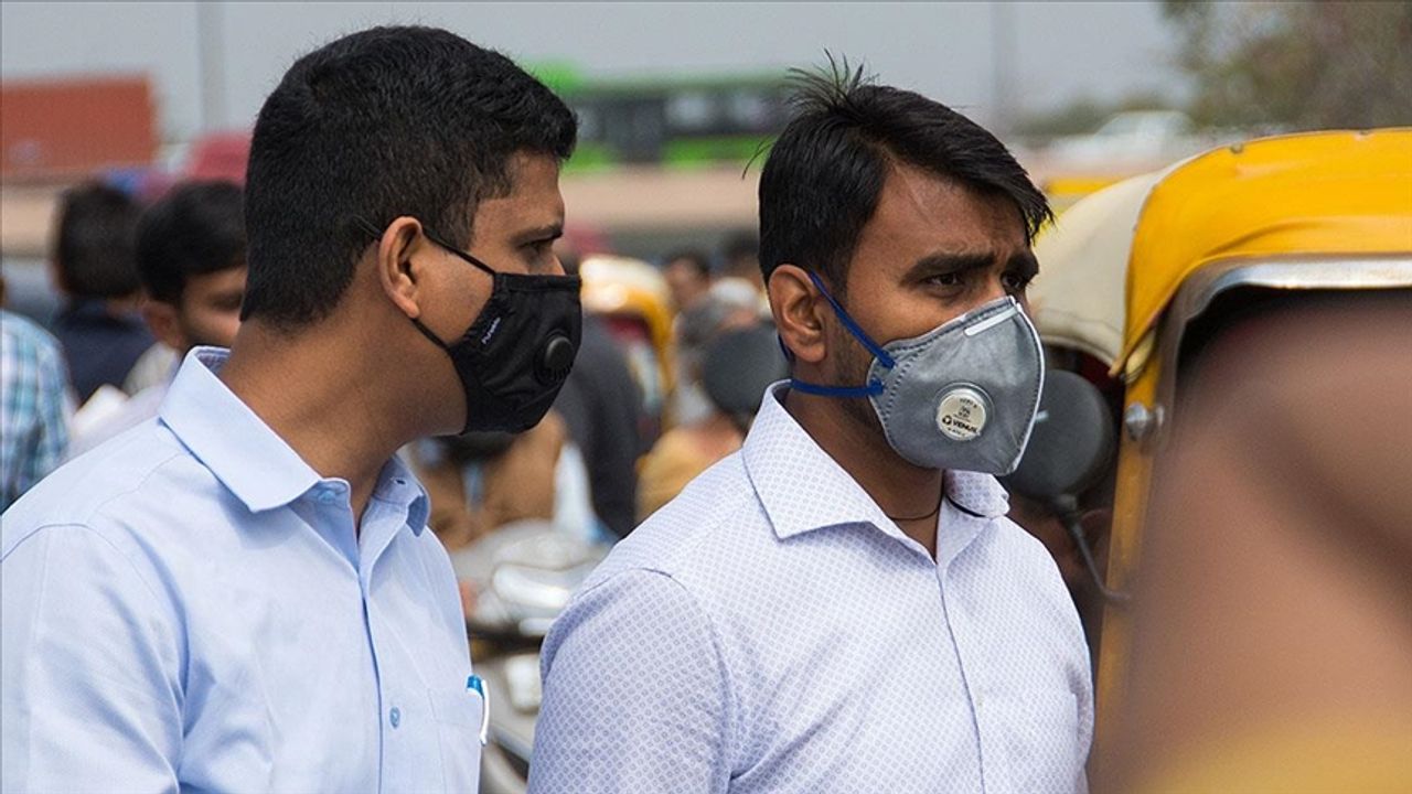 Hindistan'ın Bazı Eyaletlerinde Maske Zorunluluğu Getirildi