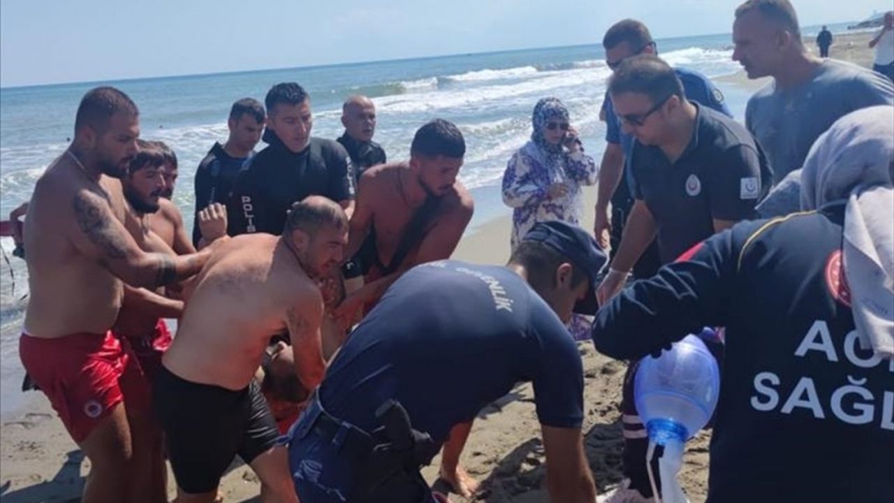 Samsun'da denize giren 2 kişiden 1'i boğuldu