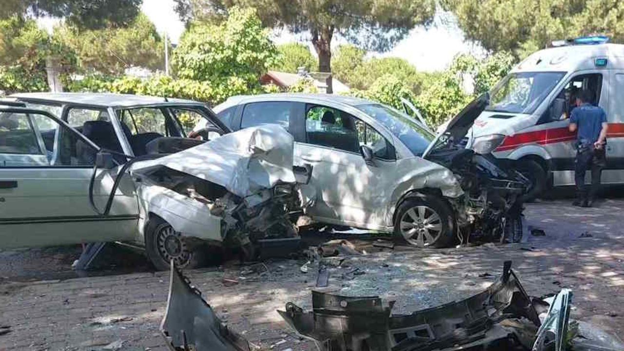 Samsun'da iki otomobil çarpıştı: 1 ölü, 7 yaralı
