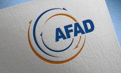 AFAD yaşlı depremzedelerin başvurularını evlerinde alıyor