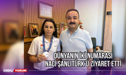 Dünyanın İki Numarası, Naci Şanlıtürk'ü Ziyaret Etti