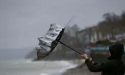 AKOM'dan İstanbul için fırtına uyarısı! İstanbul'da yarın yağmur yağacak mı? Pazar günü havalar nasıl?