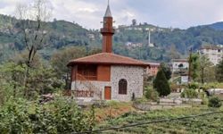 Rize'de restore edilen ahşap tarihi cami ibadete açıldı