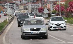 Samsun-Ankara kara yolu Havza geçişinde bayram dönüşü yoğunluğu