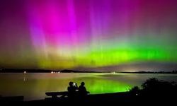 Kuzey Işıklarının Büyüleyici Dansı: Gökyüzünün Renkli Gösterisi Devam Ediyor