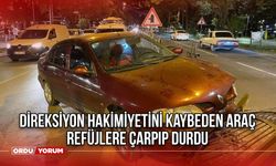 Direksiyon Hakimiyetini Kaybeden Araç Refüjlere Çarpıp Durdu