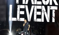 TRABZON - Şarkıcı Haluk Levent Trabzon'da konser verdi
