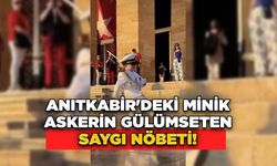 Anıtkabir'deki Minik Askerin Gülümseten Saygı Nöbeti!