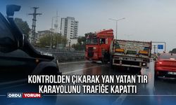 Kontrolden çıkarak yan yatan tır karayolunu trafiğe kapattı