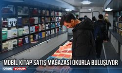 Mobil Kitap Satış Mağazası Okurla Buluşuyor