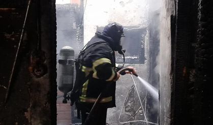 Giresun'da metruk ev yandı