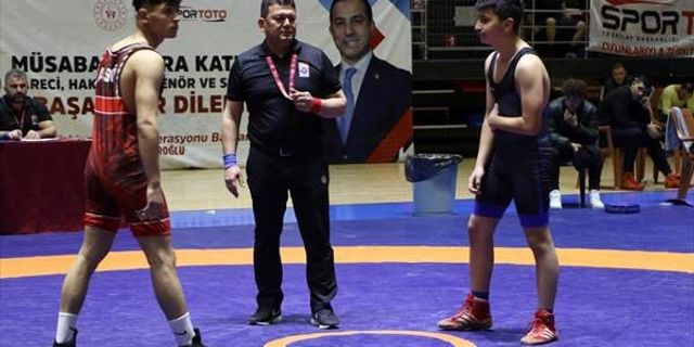 17 Yaş Altı Serbest Güreş Türkiye Şampiyonası Başladı