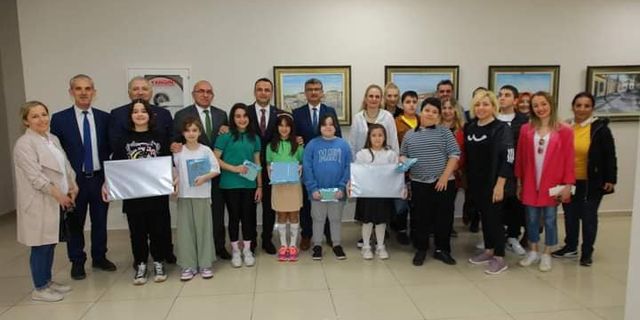 Çocuklar Ödüllerini Aldı