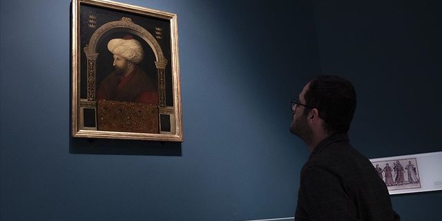 Fatih'in portresinde "Dünyanın fatihi" yazıyor
