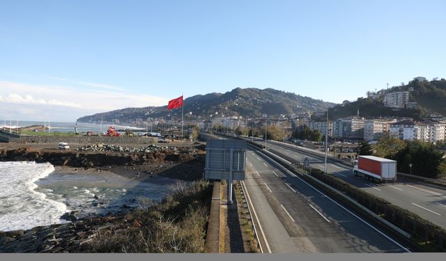 Karadeniz Sahil Yolu Çayeli-Trabzon istikameti ulaşıma açıldı
