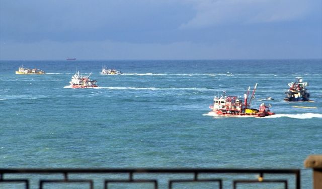 Sinop'ta balıkçılar fırtınanın ardından yeniden denize açıldı