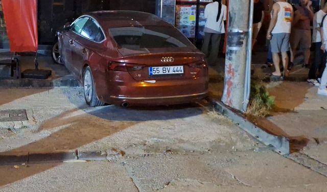 Samsun'da iki otomobil çarpıştı, 4 kişi yaralandı
