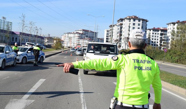 Kırmızı Işıkta Geçene Ceza