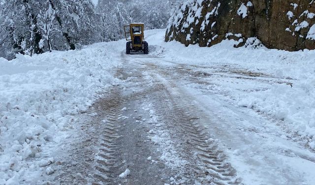 Kabataş'ta Karla Mücadele Seferberliği