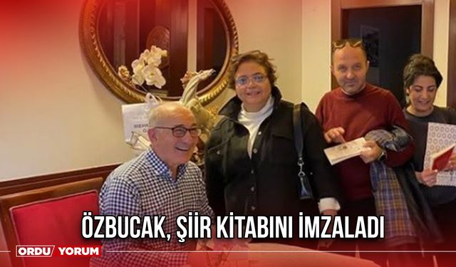 Özbucak, Şiir Kitabını İmzaladı