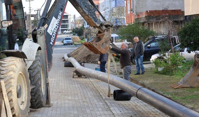 Gülyalı’da içme suyu hatları yenileniyor