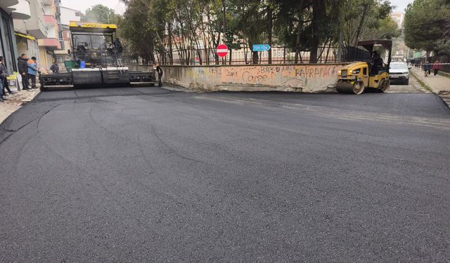 Ünye ilçe merkezinde asfalt çalışması sürüyor