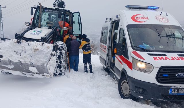 Ünye’de kar esaret olmasın diye çalışmalar sürüyor