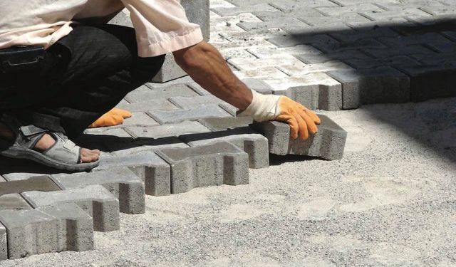 8000 m2 ALANDA 8 CM KALINLIĞINDA BETON PARKE TAŞI KAPLAMA YAPIM İŞİ YAPILACAK