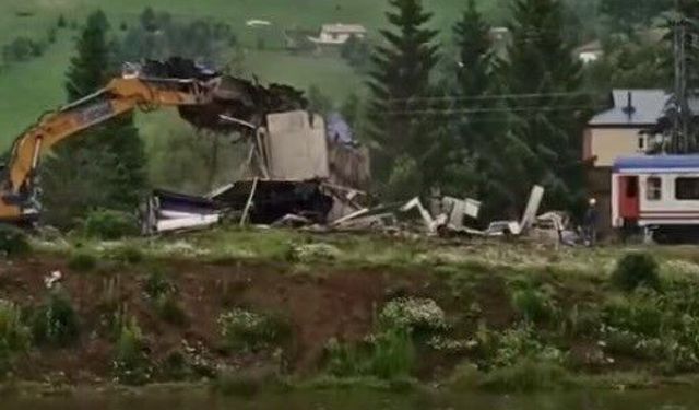PERŞEMBE YAYLASI’NDAKİ VAGONLAR HURDA OLDU!