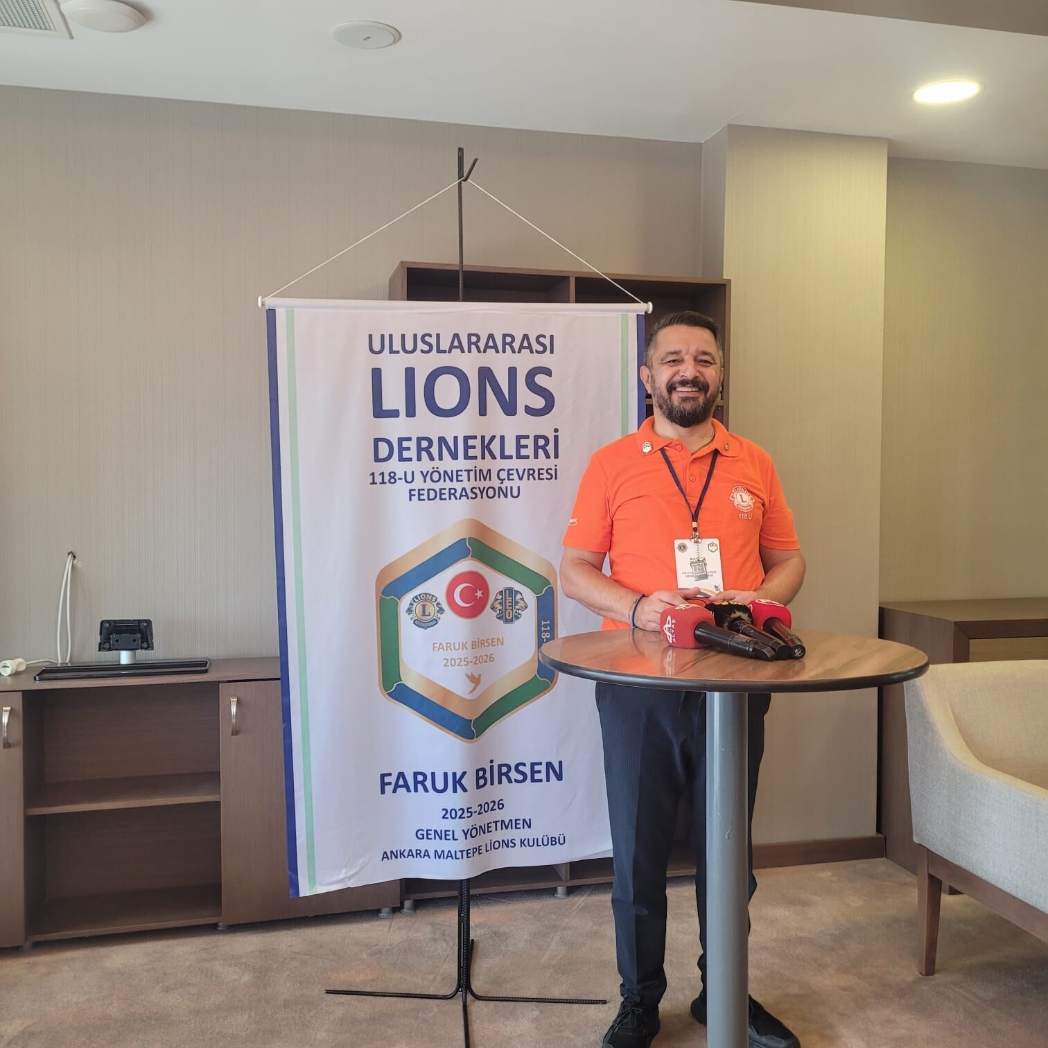 Lions (2)