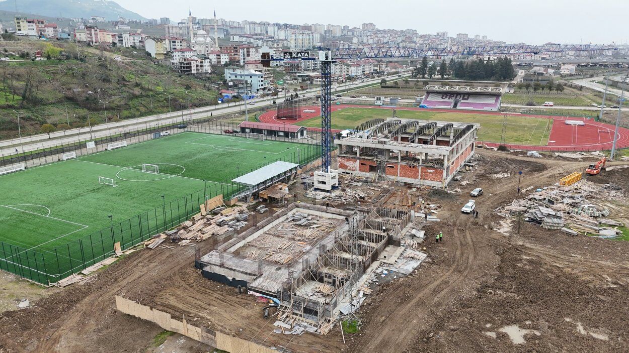 Eskipazar Spor Kompleksinin Insasi Suruyor 3448