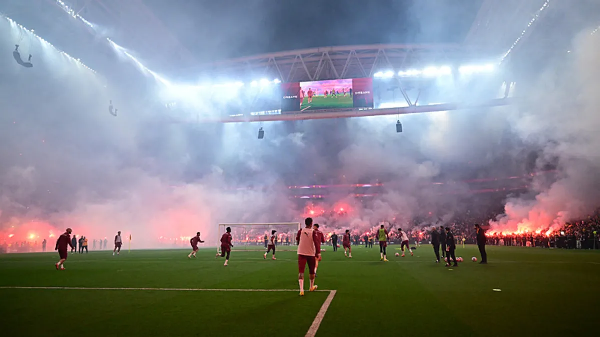 1200X675 Galatasaray Stadyumda Taraftariyla Bulustu Okan Buruktan Sampiyonluk Mesaji 1777490593063
